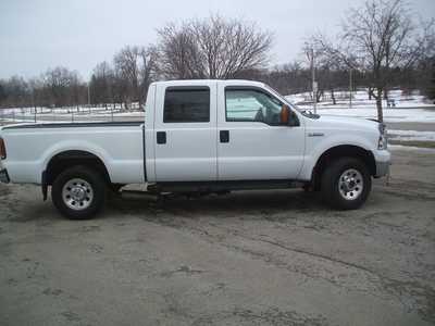 2006 Ford F250 Crew Cab, $10500. Photo 2