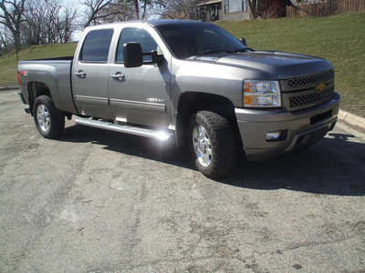 2013 Chevrolet 3500 Crew Cab, $28999. Photo 2