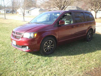 2017 Dodge Caravan, Grand, $13999. Photo 2
