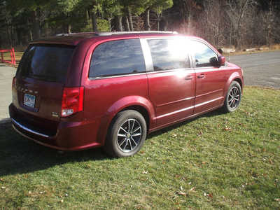 2017 Dodge Caravan, Grand, $13999. Photo 7