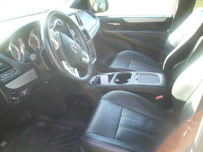 2017 Dodge Caravan, Grand, $13999. Photo 9