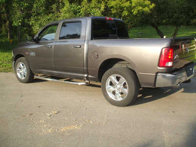 2014 RAM 1500 Crew Cab, $15450. Photo 2