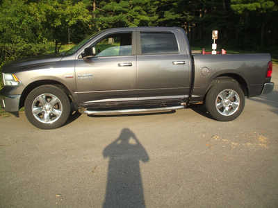 2014 RAM 1500 Crew Cab, $15450. Photo 3