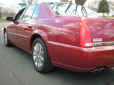 2011 Cadillac DTS, $5999. Photo 9