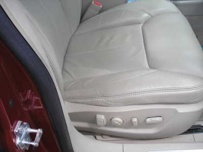 2011 Cadillac DTS, $5999. Photo 12