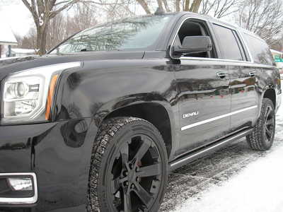 2020 GMC Yukon XL, $33999. Photo 2