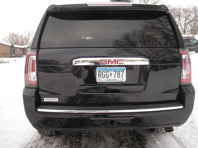 2020 GMC Yukon XL, $33999. Photo 5