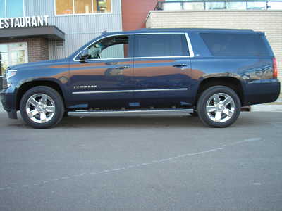 2017 Chevrolet Suburban, $16500. Photo 4