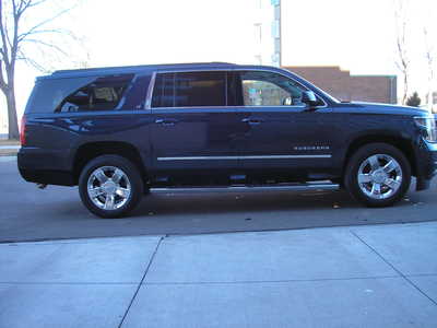 2017 Chevrolet Suburban, $16500. Photo 8