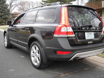 2016 Volvo XC70, $11500. Photo 5