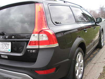 2016 Volvo XC70, $11500. Photo 7