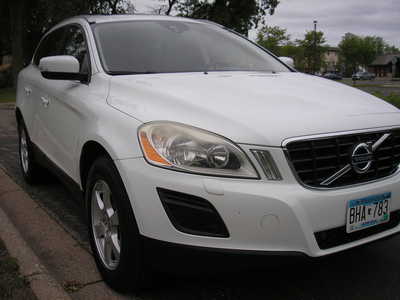 2012 Volvo XC60, $9999. Photo 3