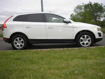 2012 Volvo XC60, $9999. Photo 8