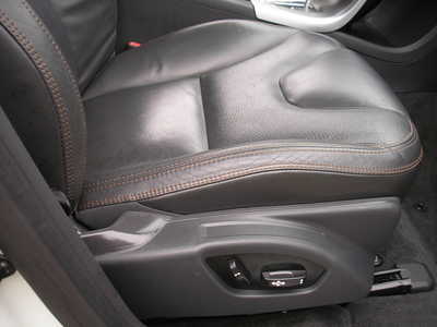 2012 Volvo XC60, $9999. Photo 11