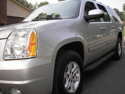2010 GMC Yukon XL, $5999. Photo 1