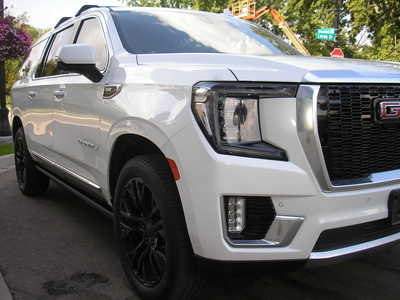 2021 GMC Yukon XL, $44999. Photo 3