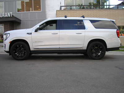 2021 GMC Yukon XL, $44999. Photo 4