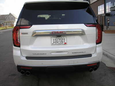 2021 GMC Yukon XL, $44999. Photo 6
