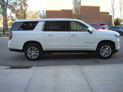 2021 Chevrolet Suburban, $31999. Photo 8