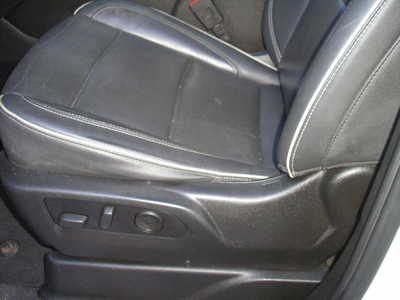 2021 Chevrolet Suburban, $31999. Photo 12