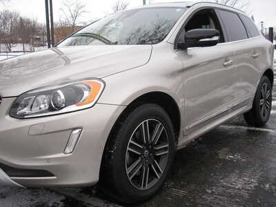 2017 Volvo XC60, $15999. Photo 1