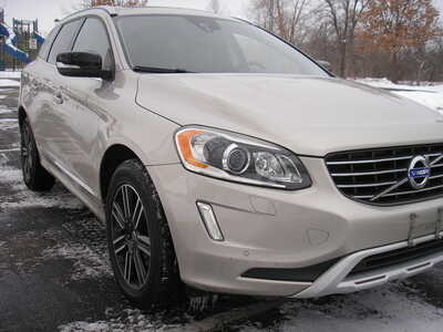 2017 Volvo XC60, $15999. Photo 3