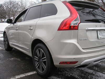 2017 Volvo XC60, $15999. Photo 5