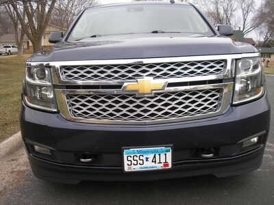 2017 Chevrolet Suburban, $13900. Photo 2