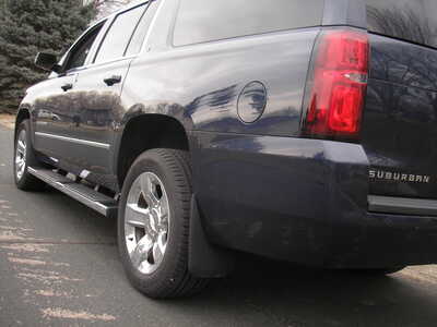 2017 Chevrolet Suburban, $13900. Photo 5