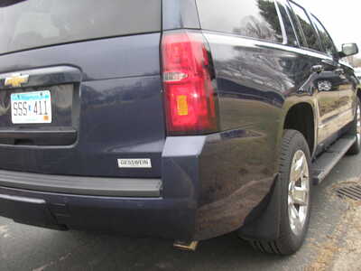 2017 Chevrolet Suburban, $13900. Photo 7