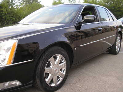 2007 Cadillac DTS, $9500. Photo 1
