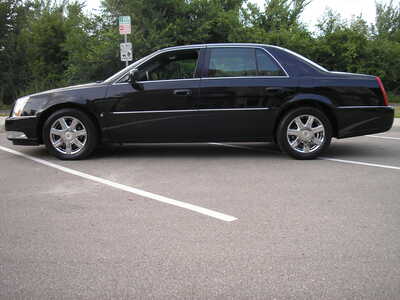2007 Cadillac DTS, $9500. Photo 4