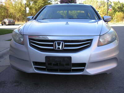 2012 Honda Accord, $5500. Photo 2