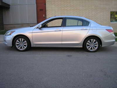 2012 Honda Accord, $5500. Photo 4