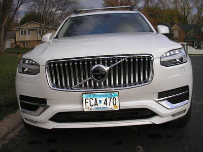 2021 Volvo XC90, $19999. Photo 2