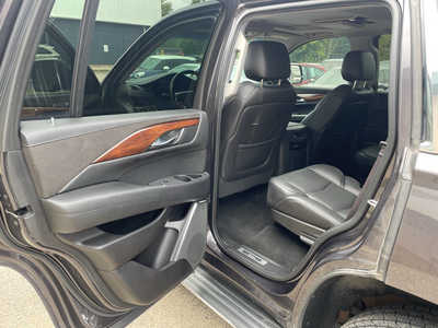 2016 Cadillac Escalade, $18999. Photo 11