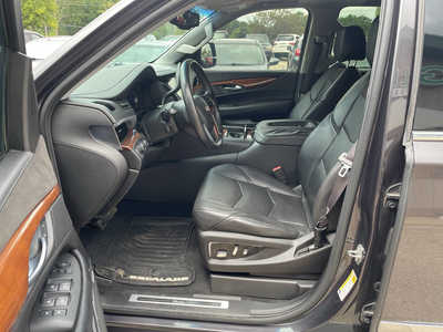 2016 Cadillac Escalade, $18999. Photo 9