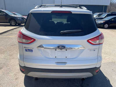 2016 Ford Escape, $9999. Photo 6