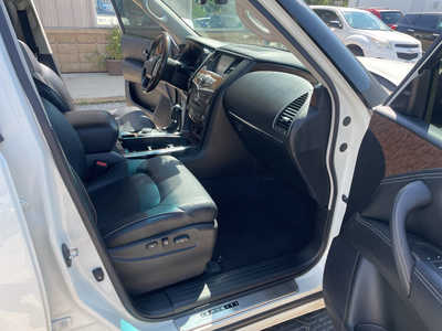2015 Infiniti QX80, $10999. Photo 11
