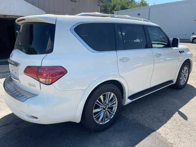 2015 Infiniti QX80, $10999. Photo 7