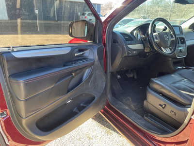 2017 Dodge Caravan, Grand, $6999. Photo 8