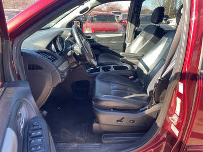 2017 Dodge Caravan, Grand, $6999. Photo 9