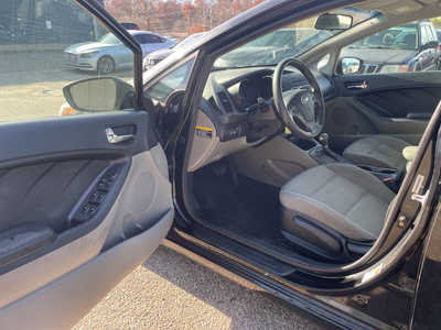 2015 Kia Forte, $2999. Photo 8