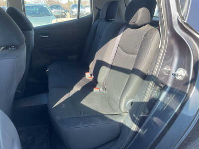 2013 Nissan Leaf, $3999. Photo 11