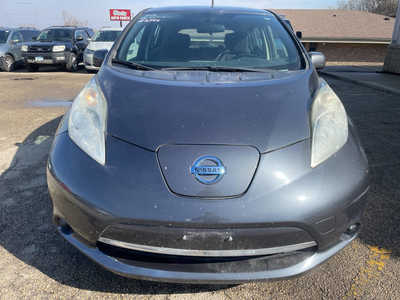 2013 Nissan Leaf, $3999. Photo 3