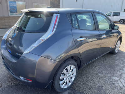 2013 Nissan Leaf, $3999. Photo 7