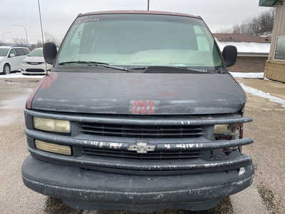 1999 Chevrolet Van,Passenger, $1999. Photo 3