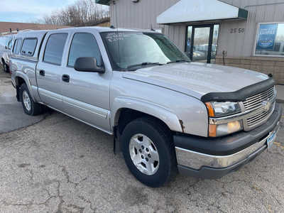 2004 Chevrolet 1500 Crew Cab, $2999. Photo 2