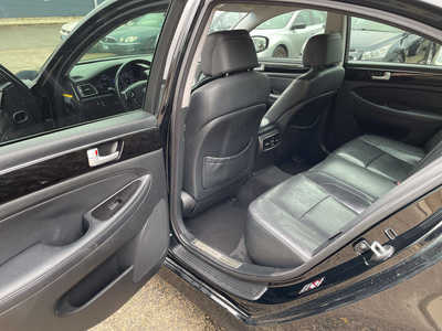 2014 Hyundai Genesis, $4999. Photo 10