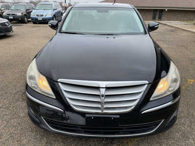 2014 Hyundai Genesis, $4999. Photo 3